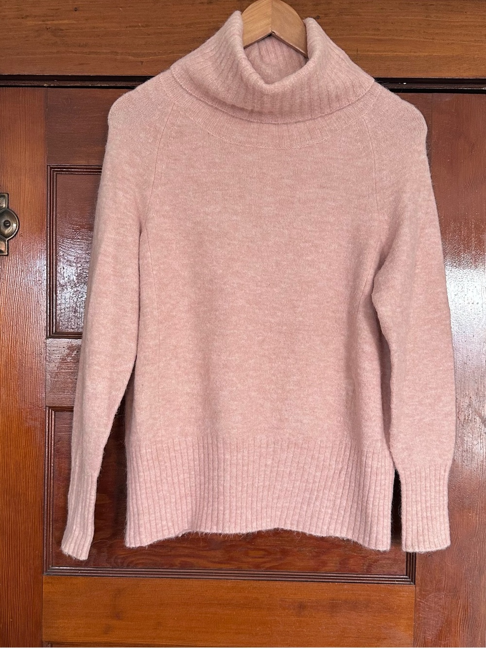 Aritzia Babaton Light Pink Knit Turtleneck Sweater Size XS Minimalist Classic